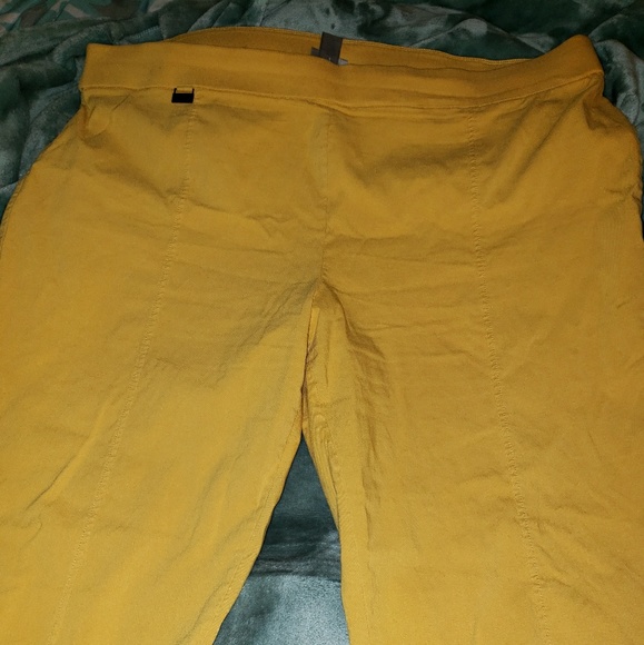 Sz 24 Tall yellow pants from The Avenue - Picture 3 of 3